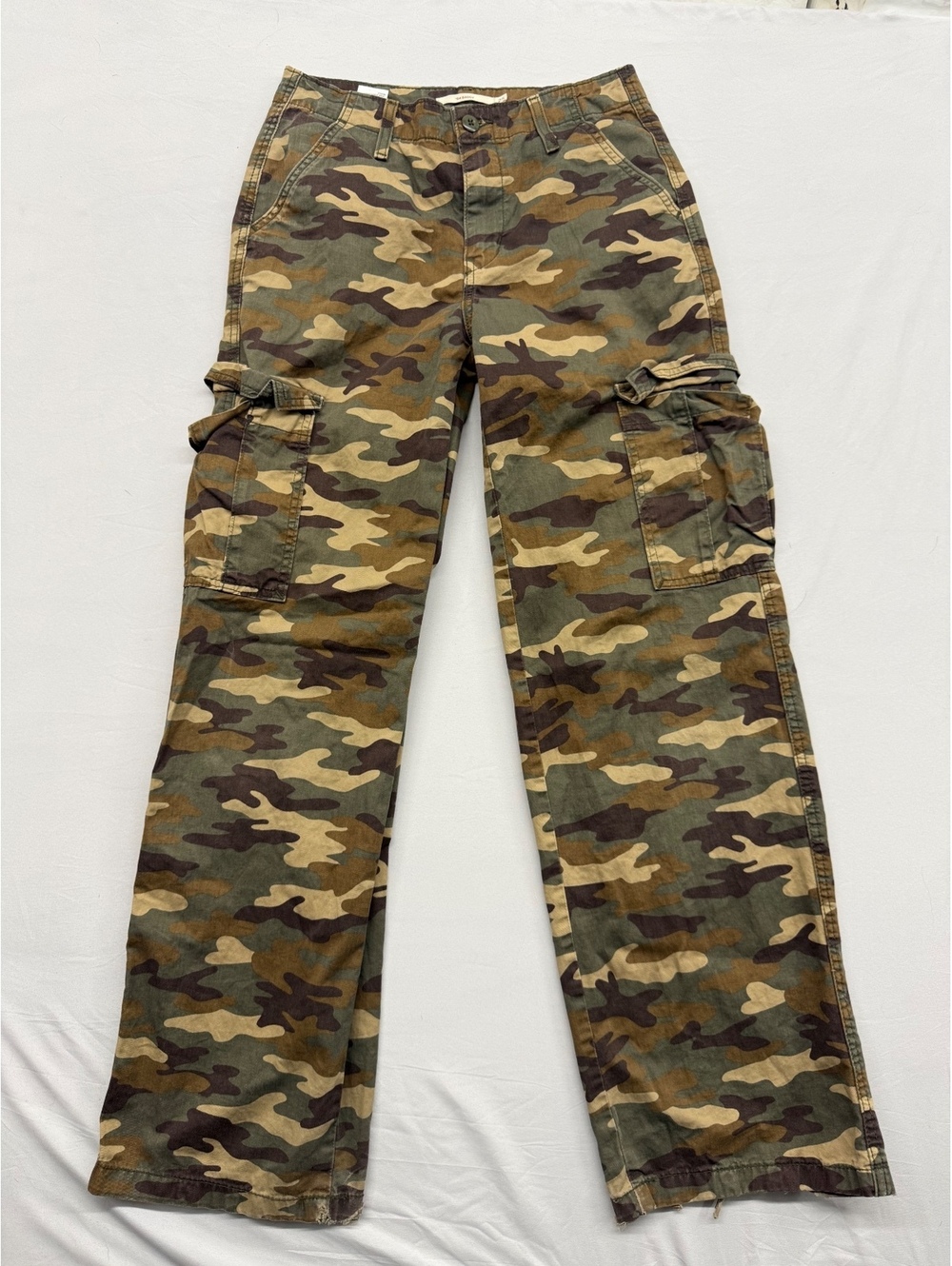 Levi's '94 Baggy Camo Cargo Pants Thrashed Distressed Women Size 25